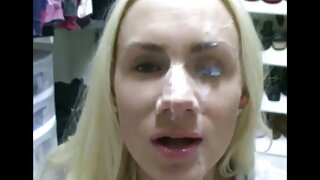 Bucmasta MILF cijedi svoje sočne vrčeve u vrućem solo videu pornici sa cigankama masturbacije